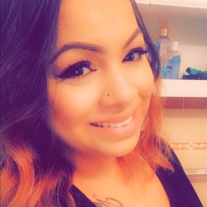 Meet your Posher, Desiree